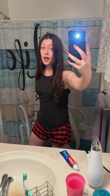 @Alexa Paige<3