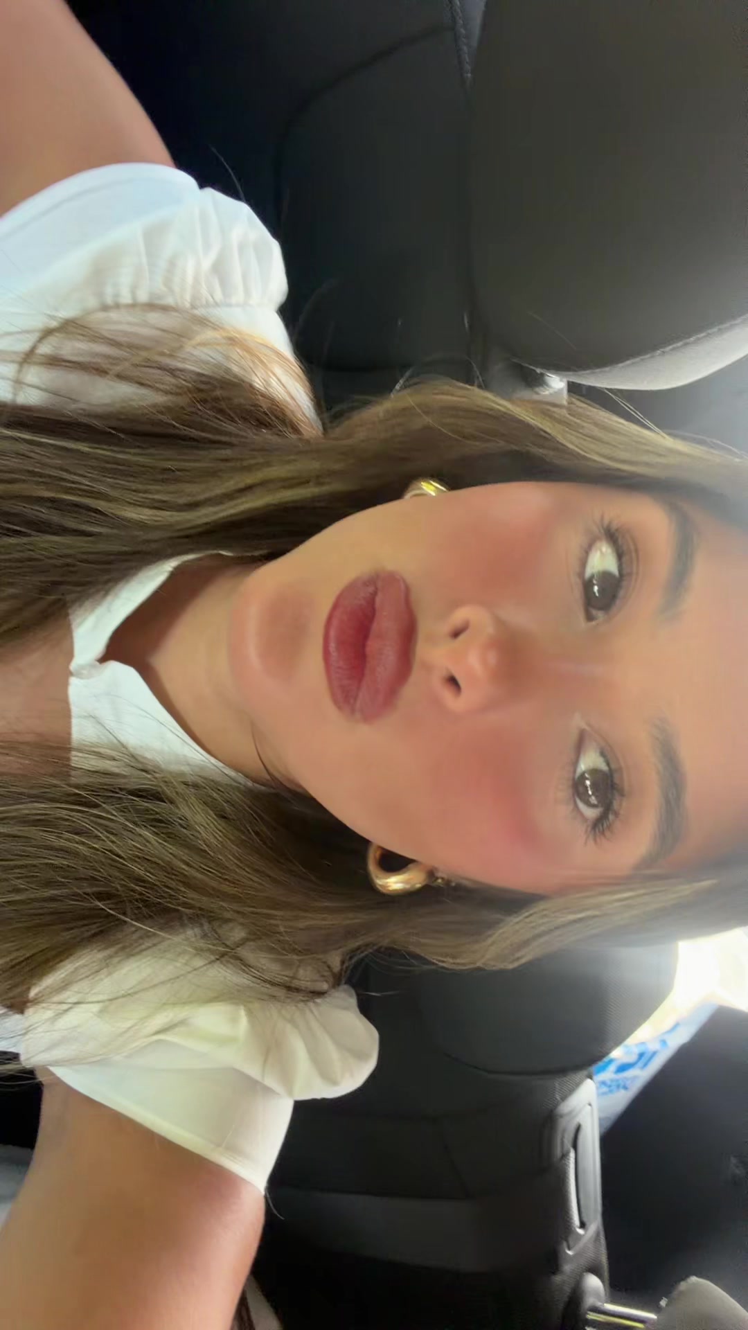@nicoleswanton
