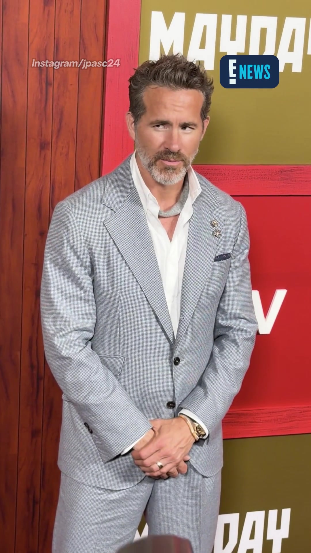 @E! News