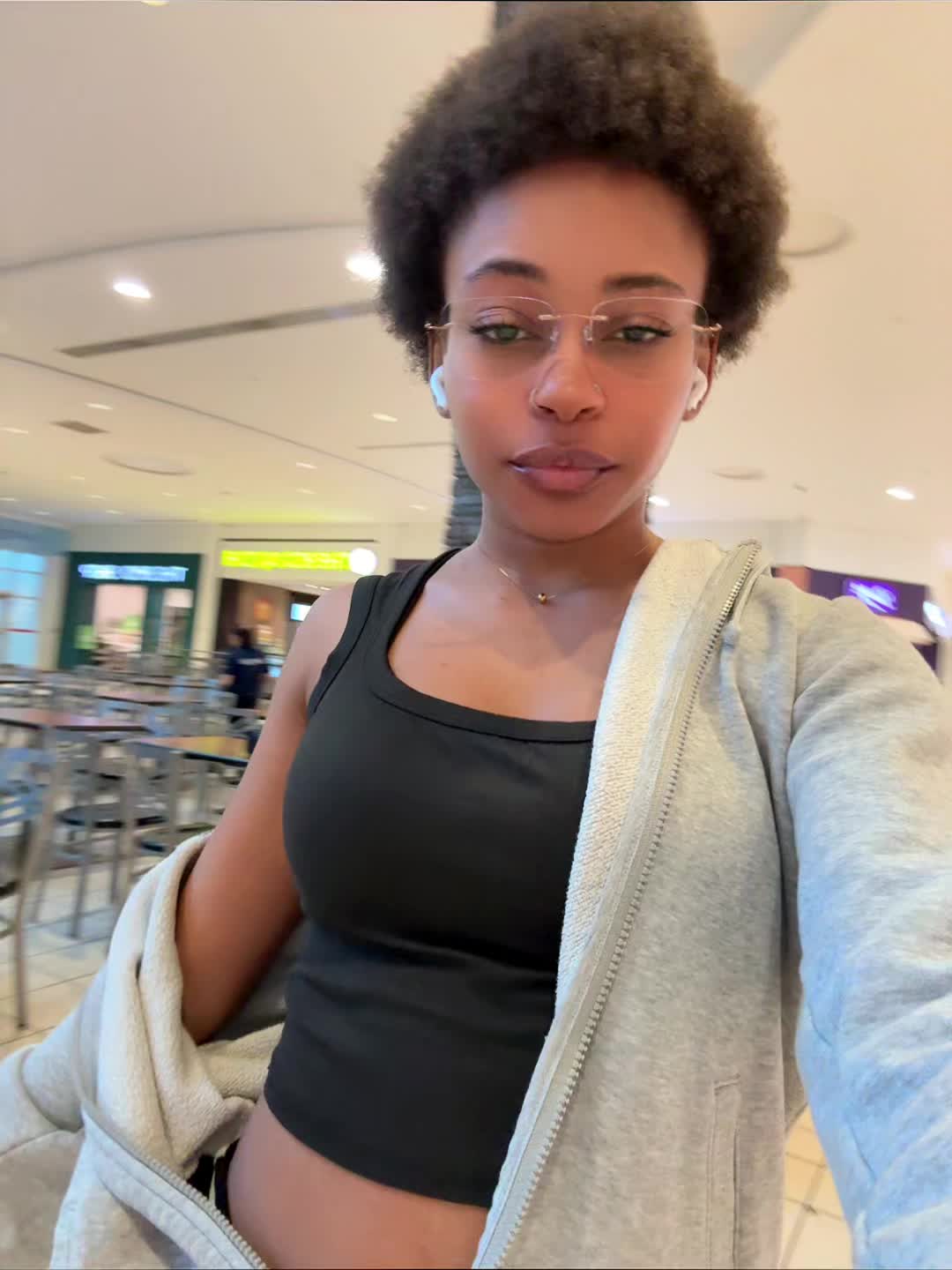 @Emily🖤🍂