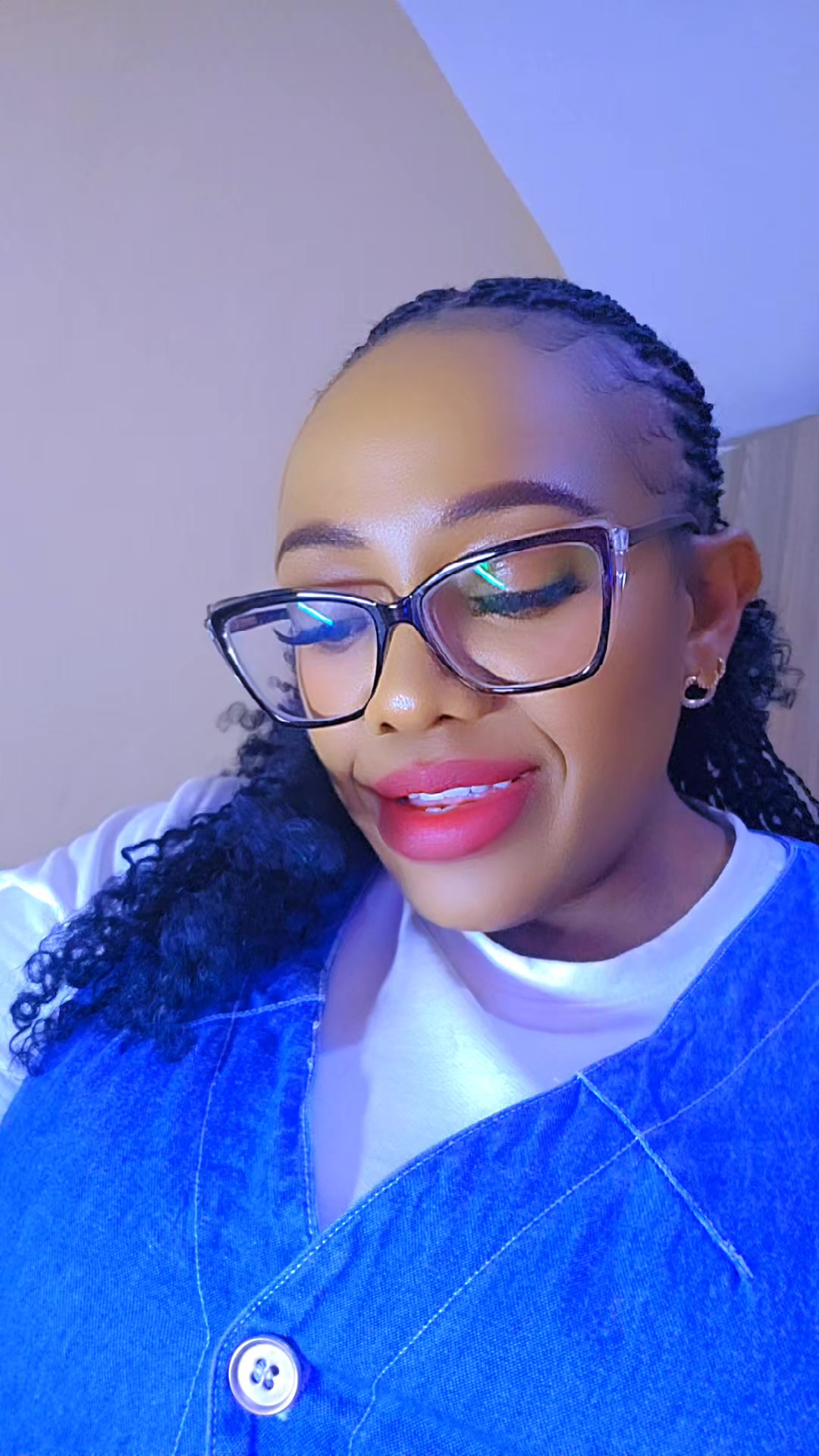 @LIzz Wangui
