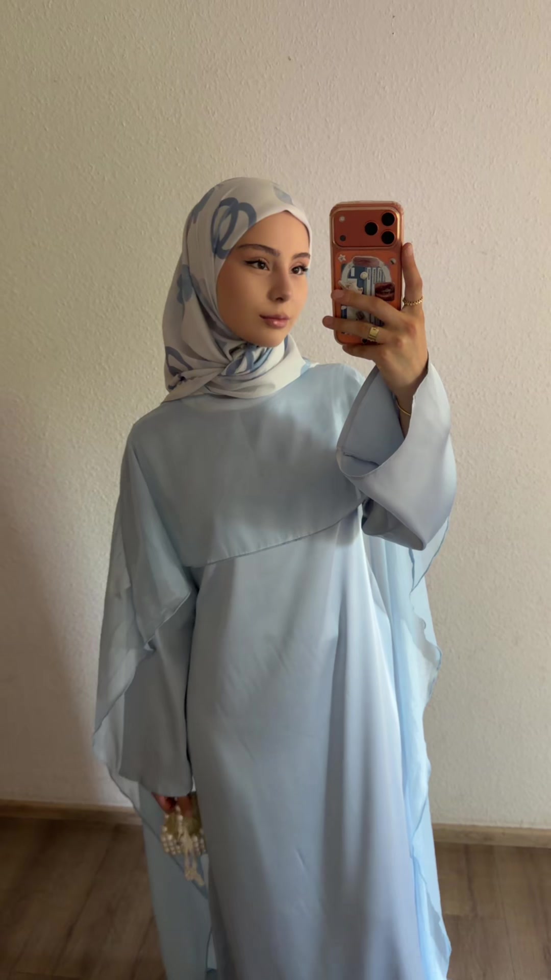 @🧕🏻