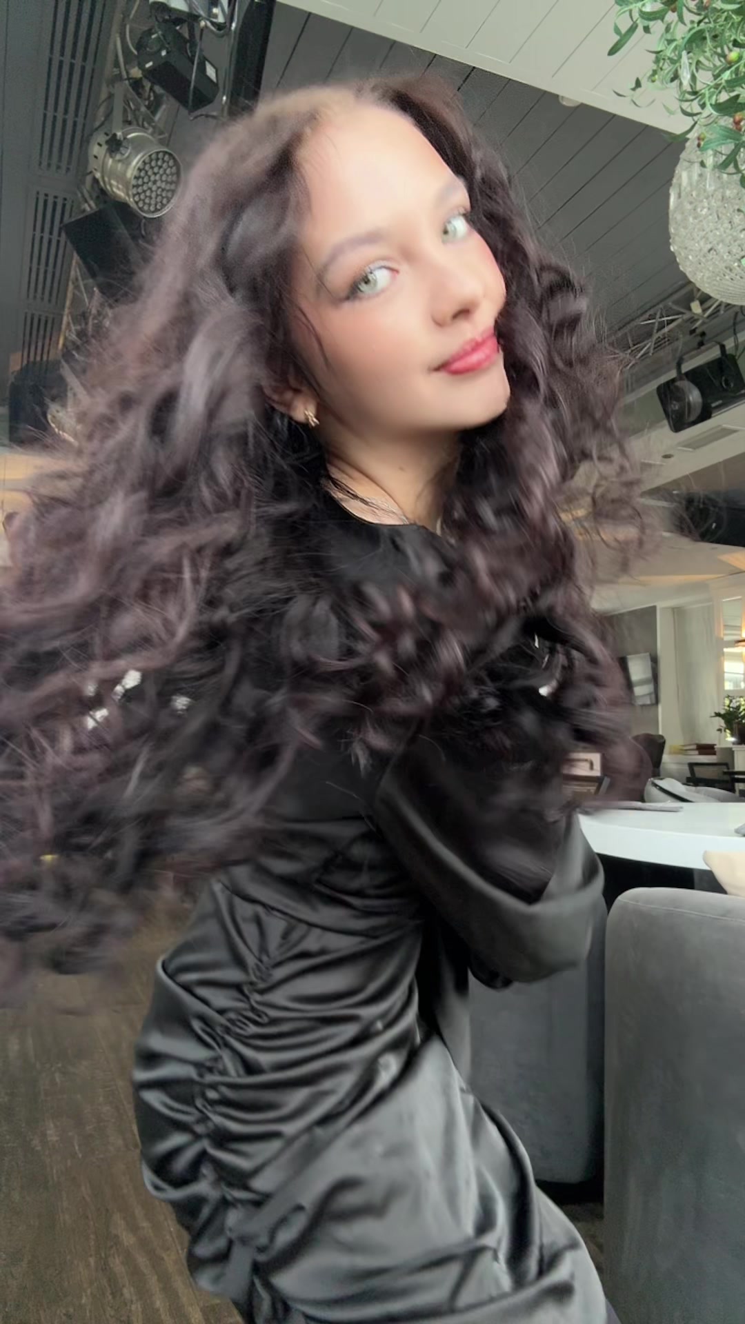 @DIVAMILLI🧿