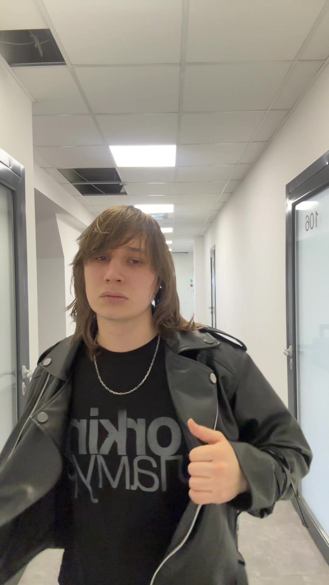 @Белый