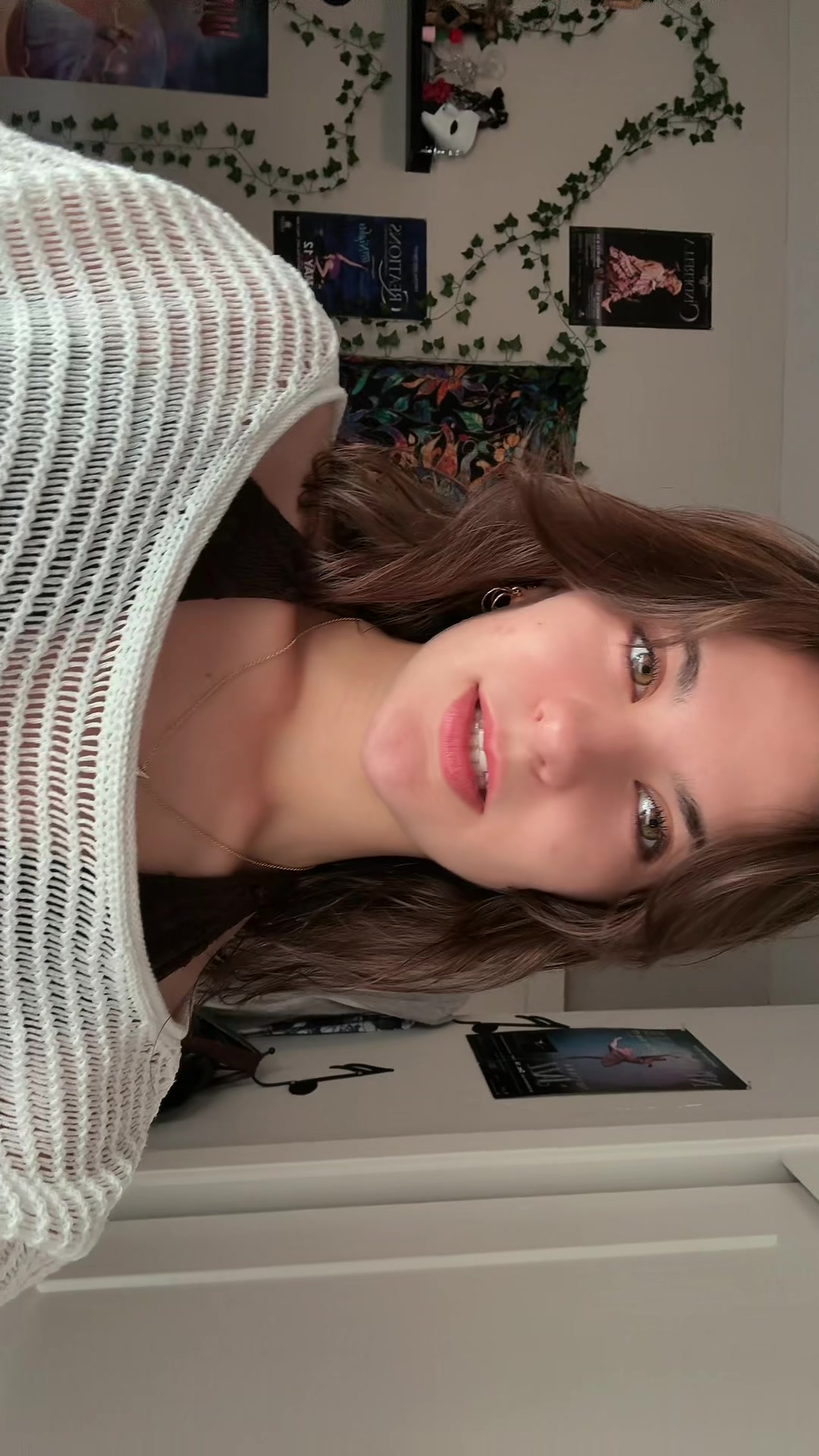 @Ari🌺