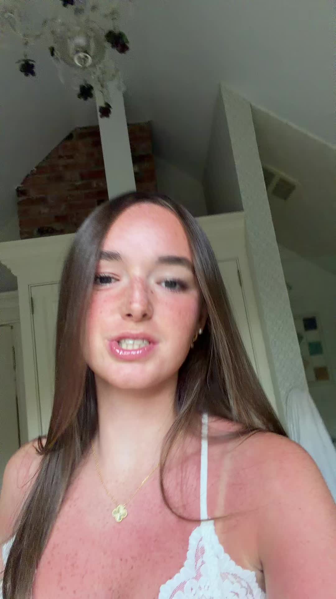 @clarawhalenn