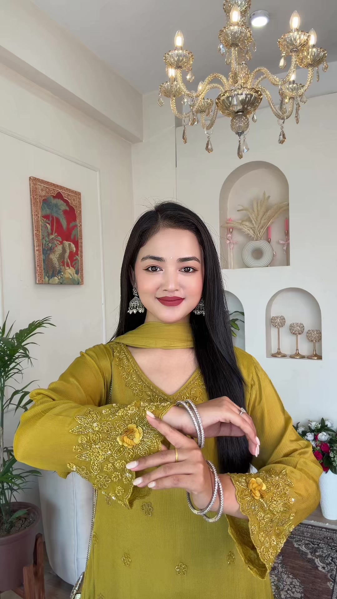 @Naina_TheAttire