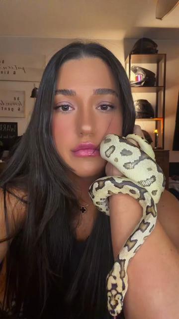 @itscarolinamarie3