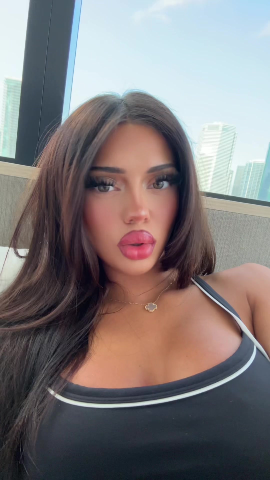 @bellaaservello