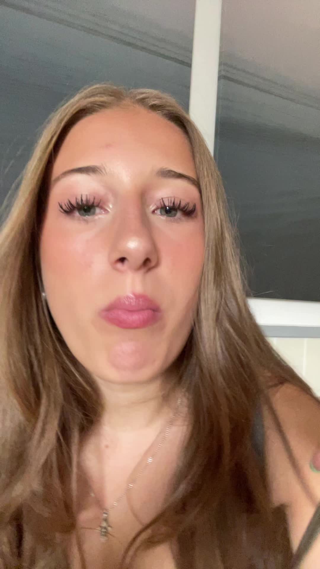@⃟