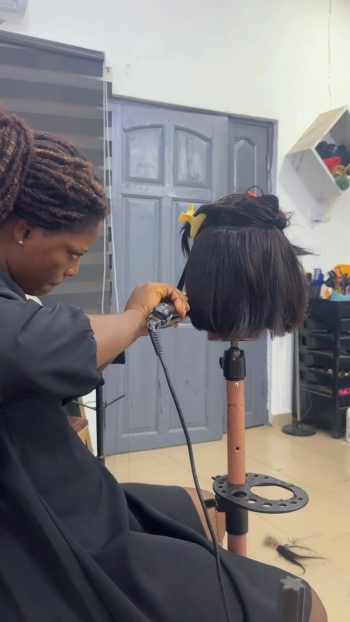 @HAIRSTYLIST/WIGMAKER BOTWE🇬🇭