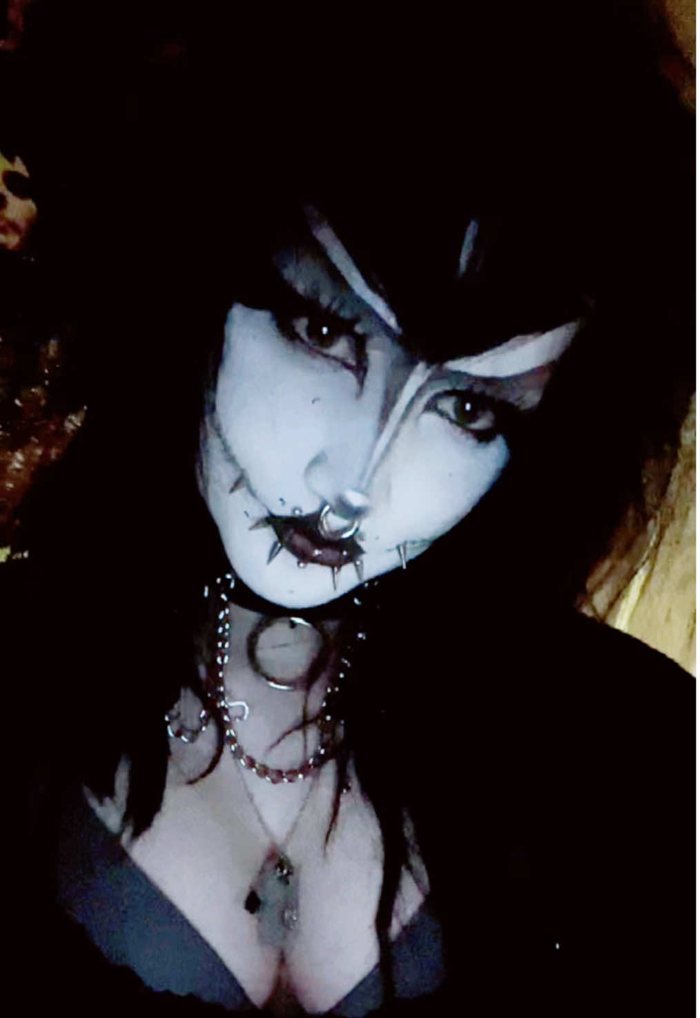 @༺🕷𖤐𝕽𝖔𝖇𝖇𝖘 𝖂𝖎𝖋𝖊𖤐🕷༻