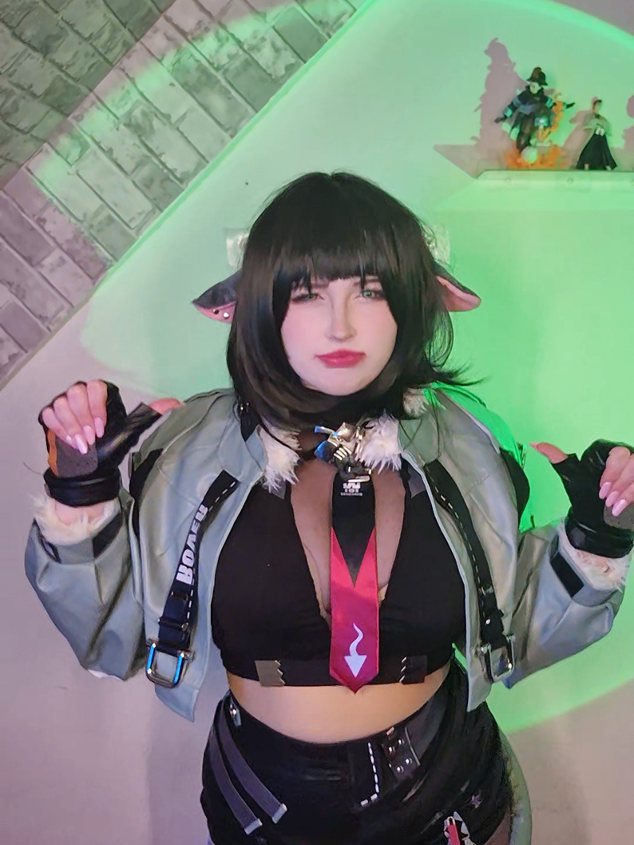 @twitch.tv/nikari_cosplay