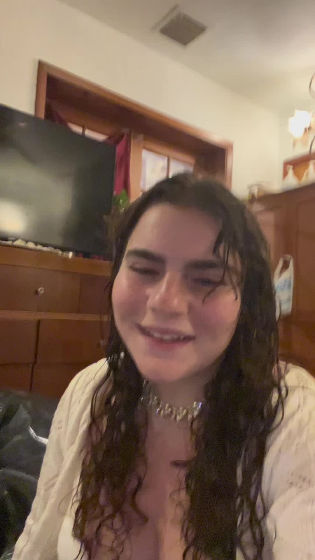 @vividlymaws