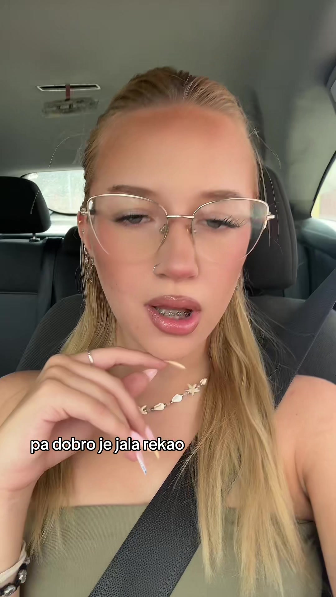@𝒜.𝒱.