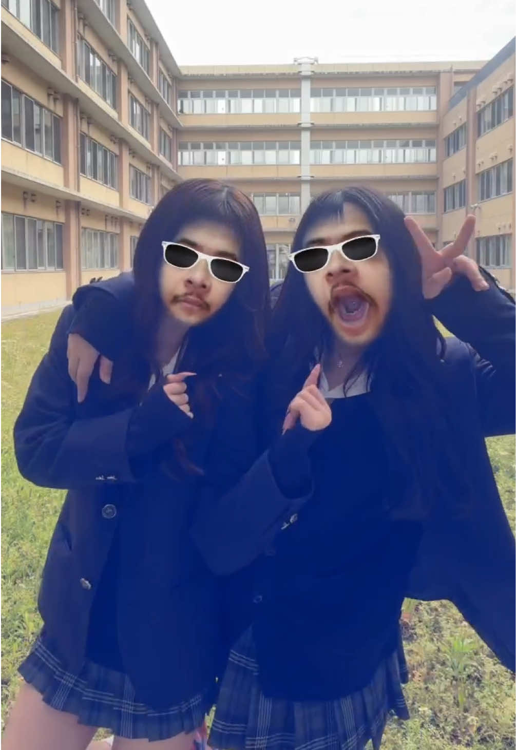 @やまりー