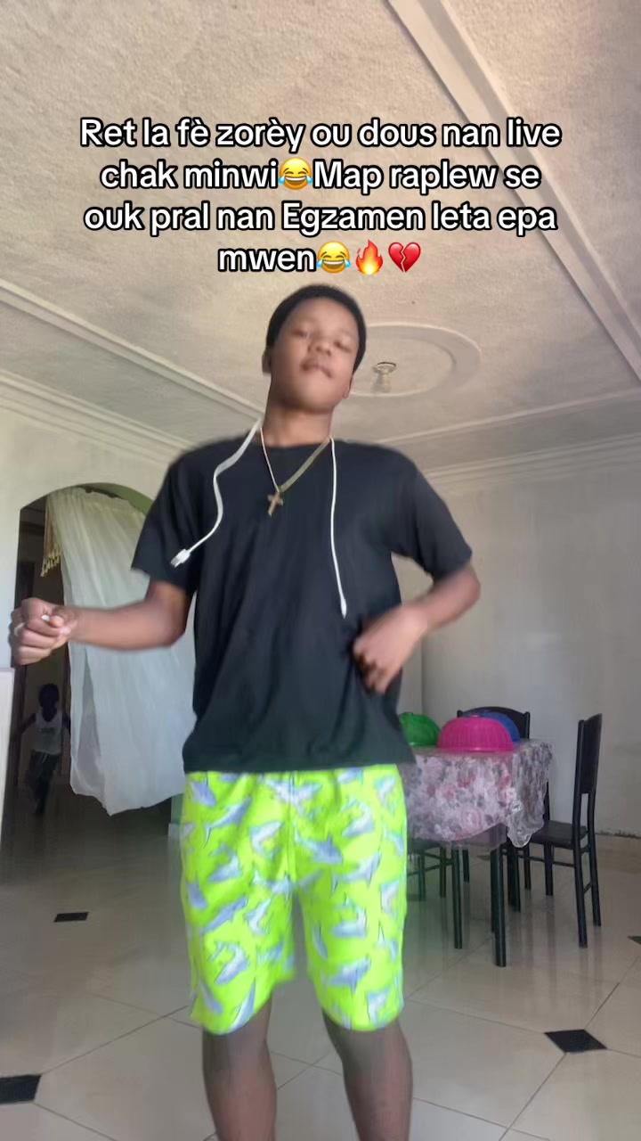 @𝐍𝐎𝐓 𝐒𝐏𝐘🛸🎭