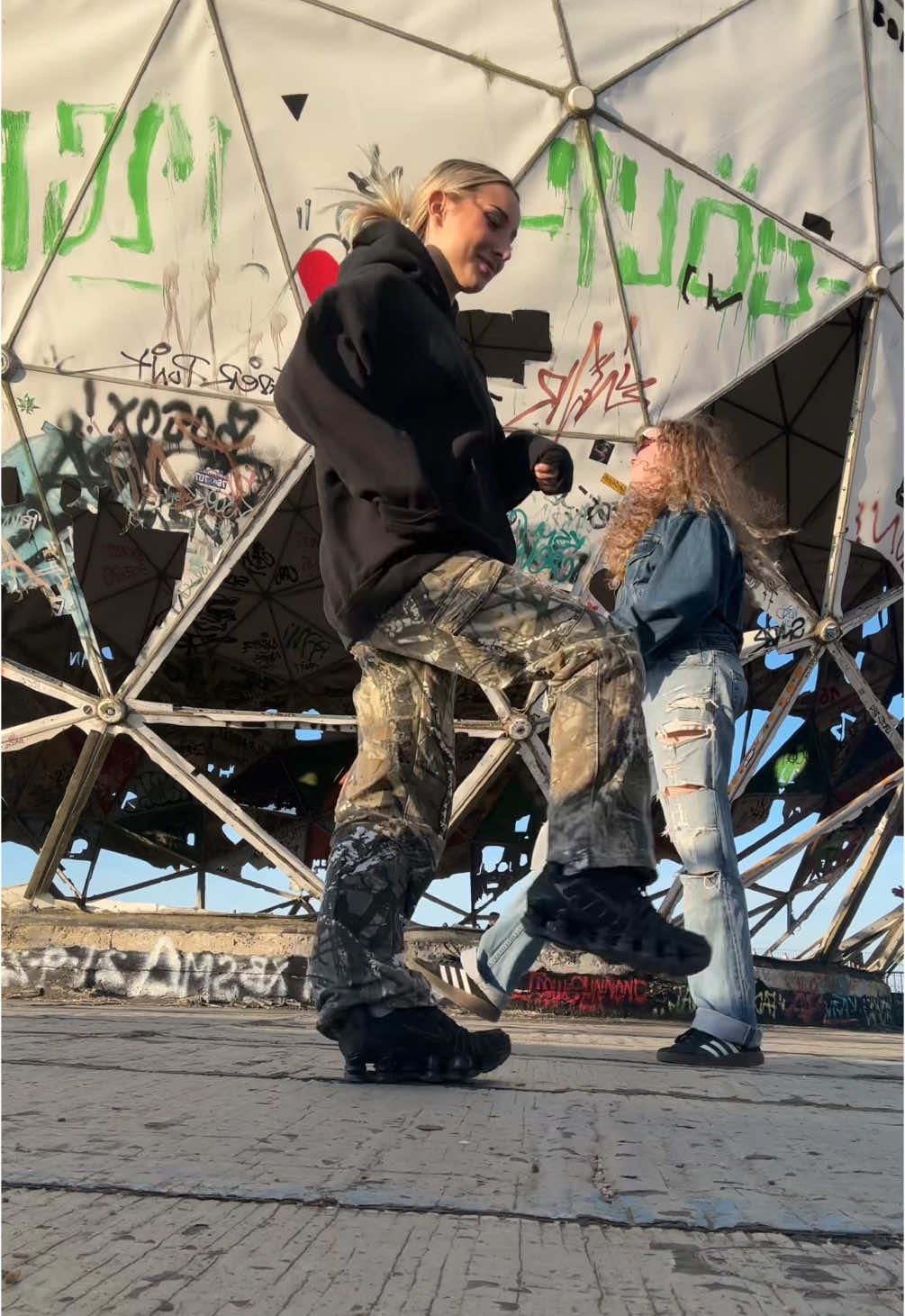 @𝚂𝚊𝚗𝚍𝚢 ☺︎︎