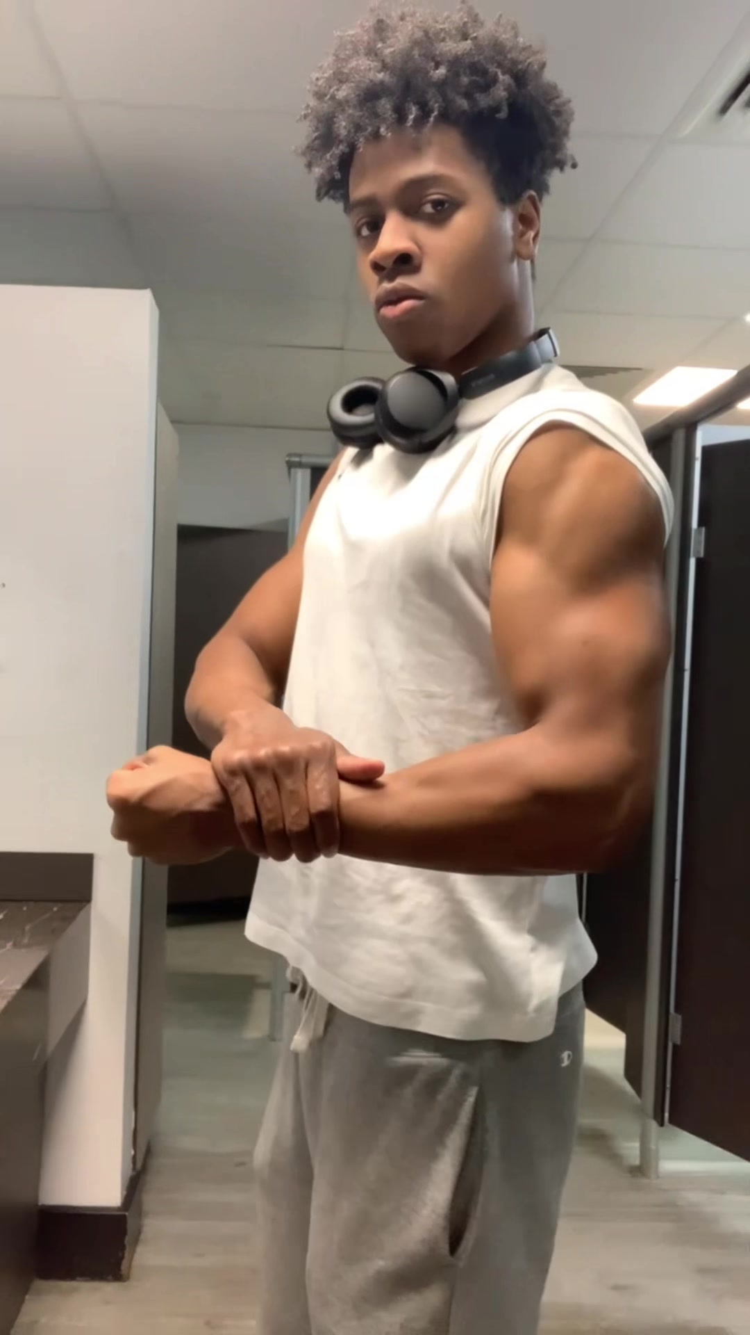 @Dav.lifts