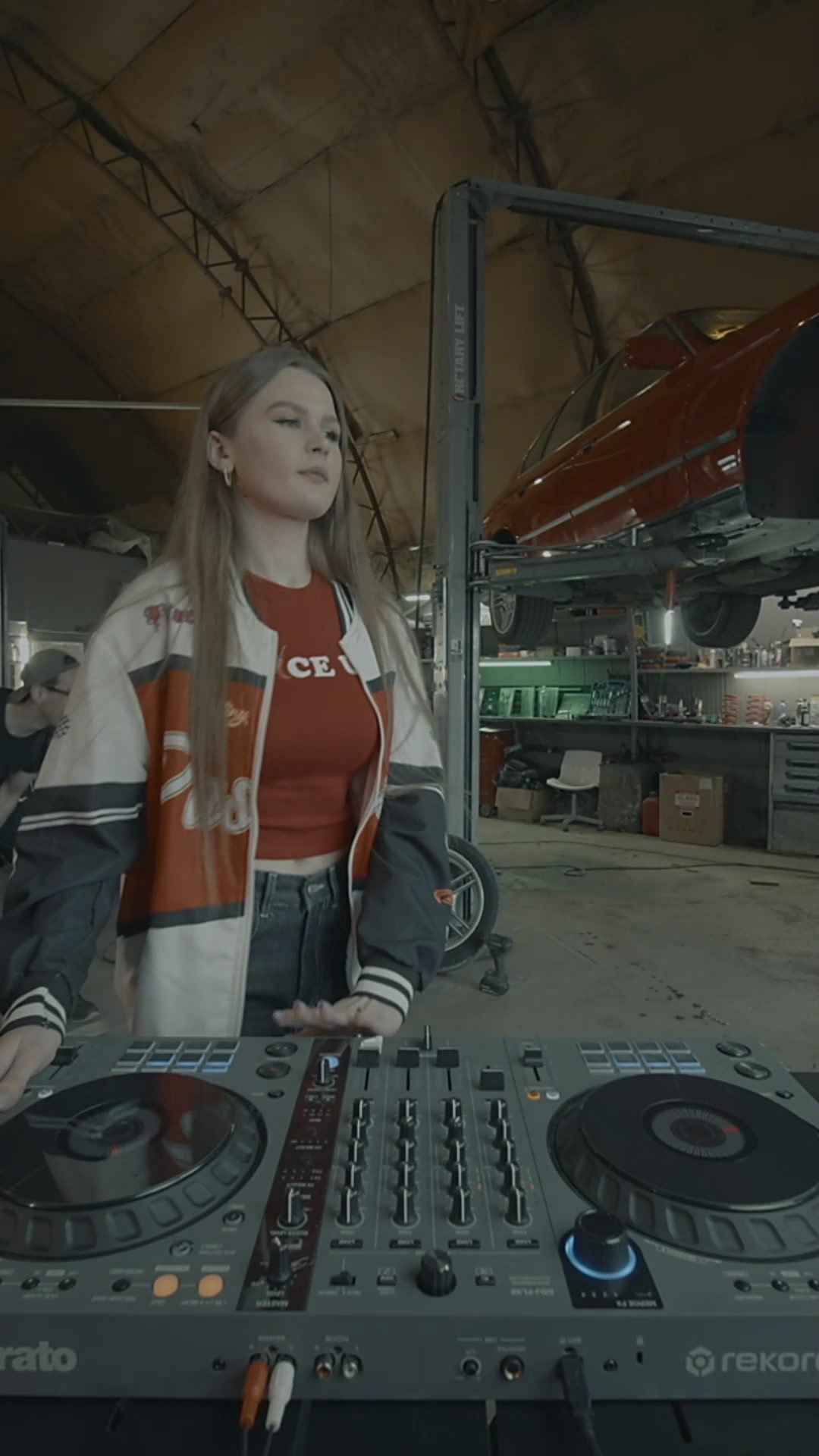 @DJ MOLLY