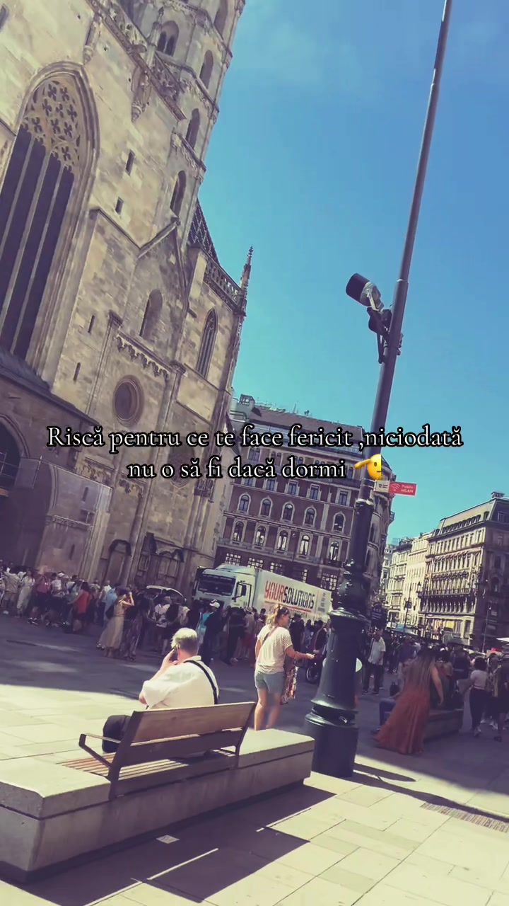 @Elenuș🧸