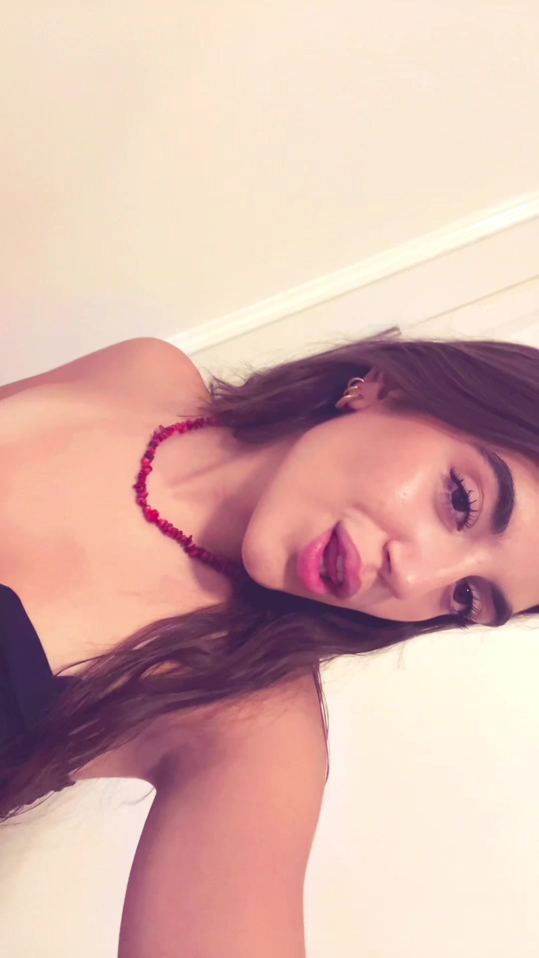 @🦦