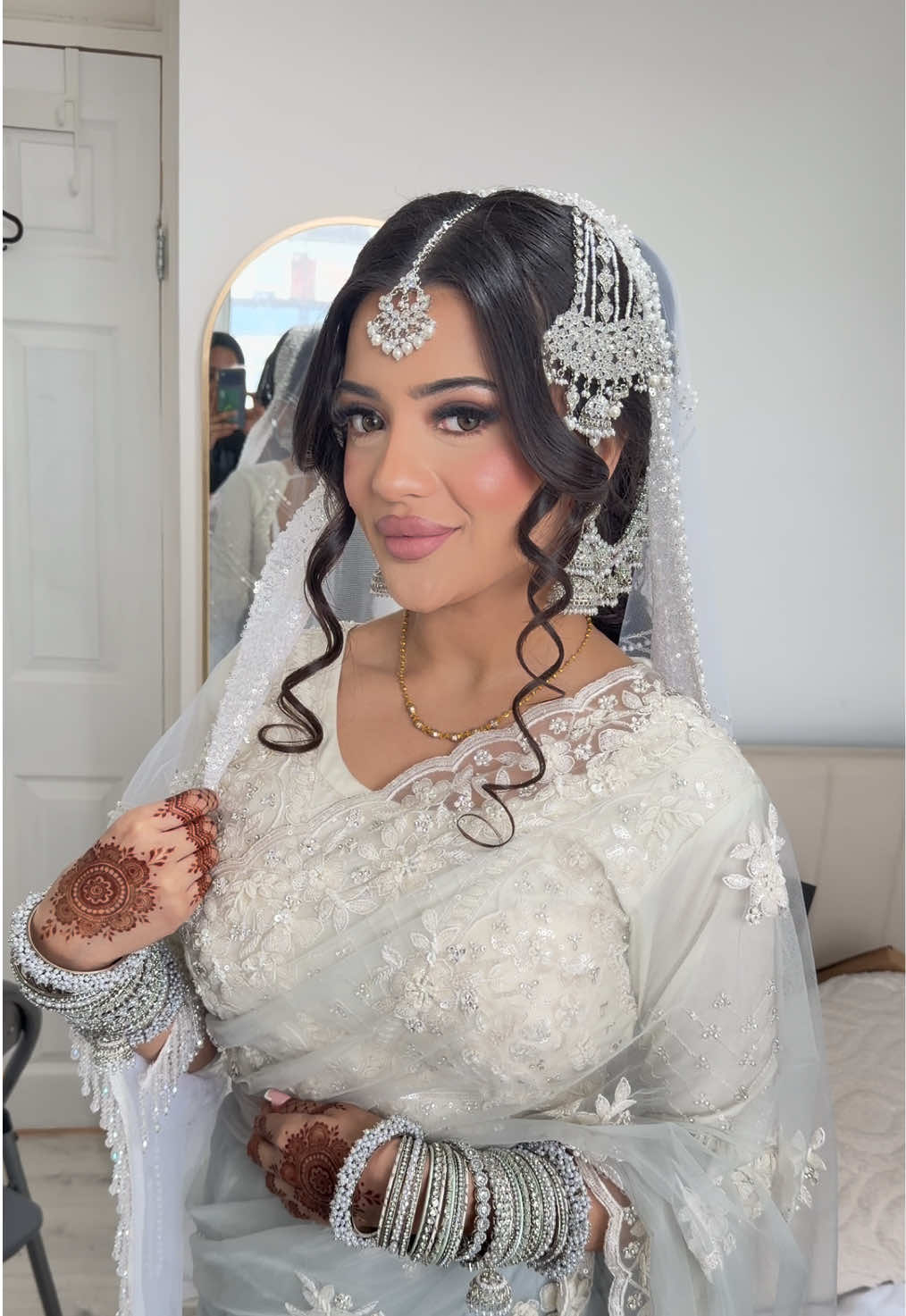 @rabiasglam