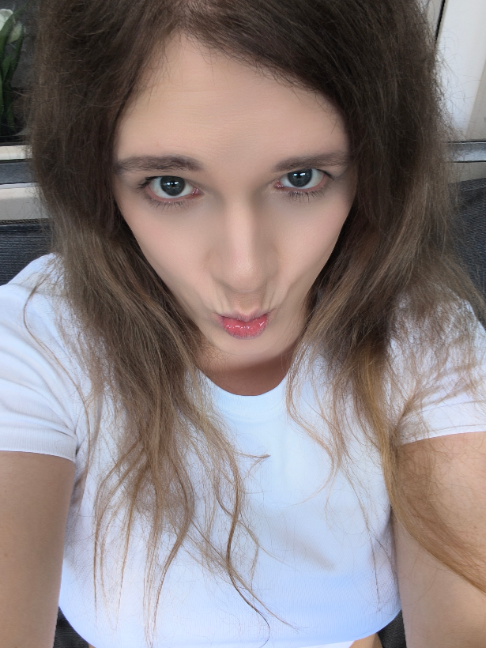 @Laurababyemily
