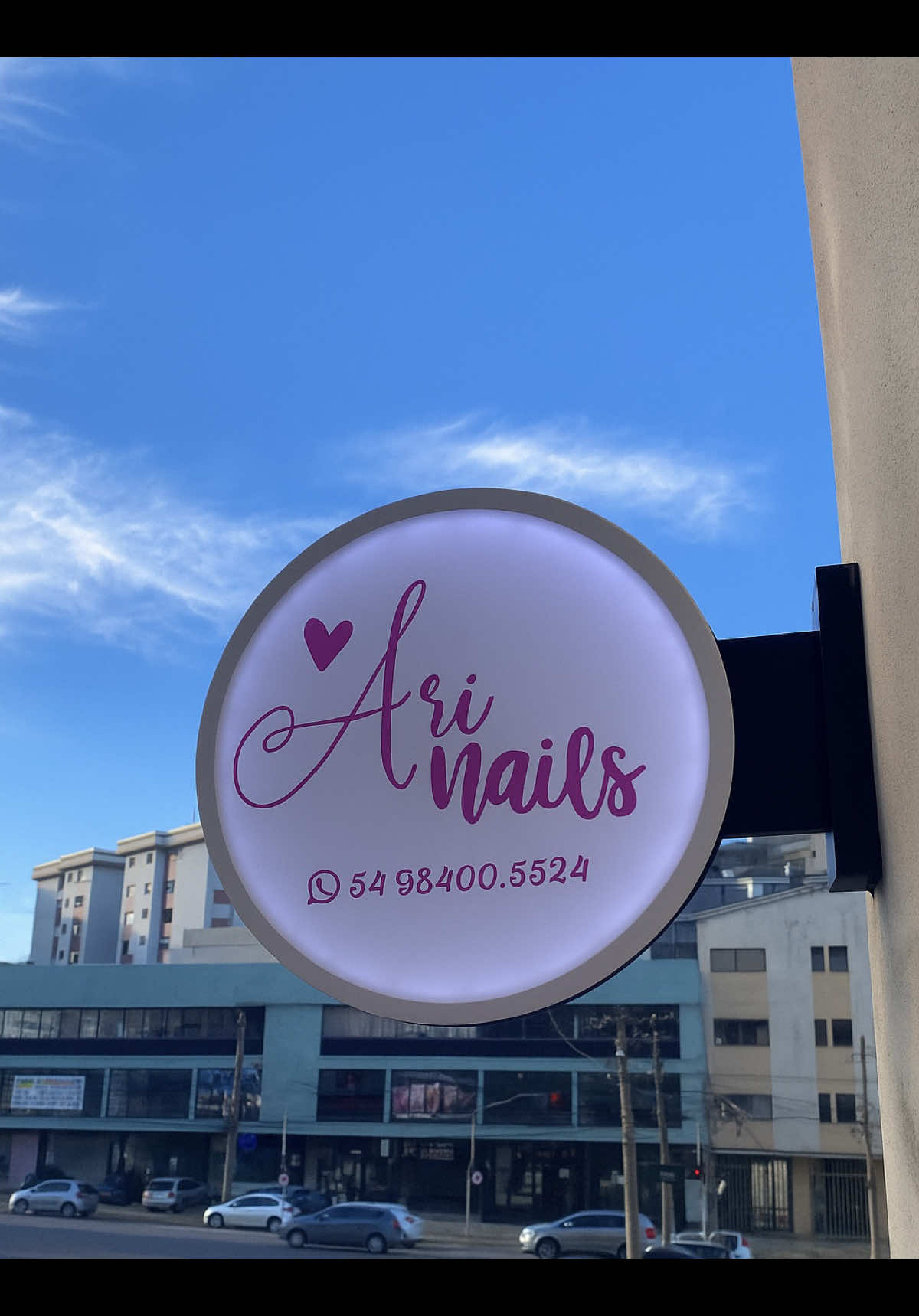 @Ari Nails
