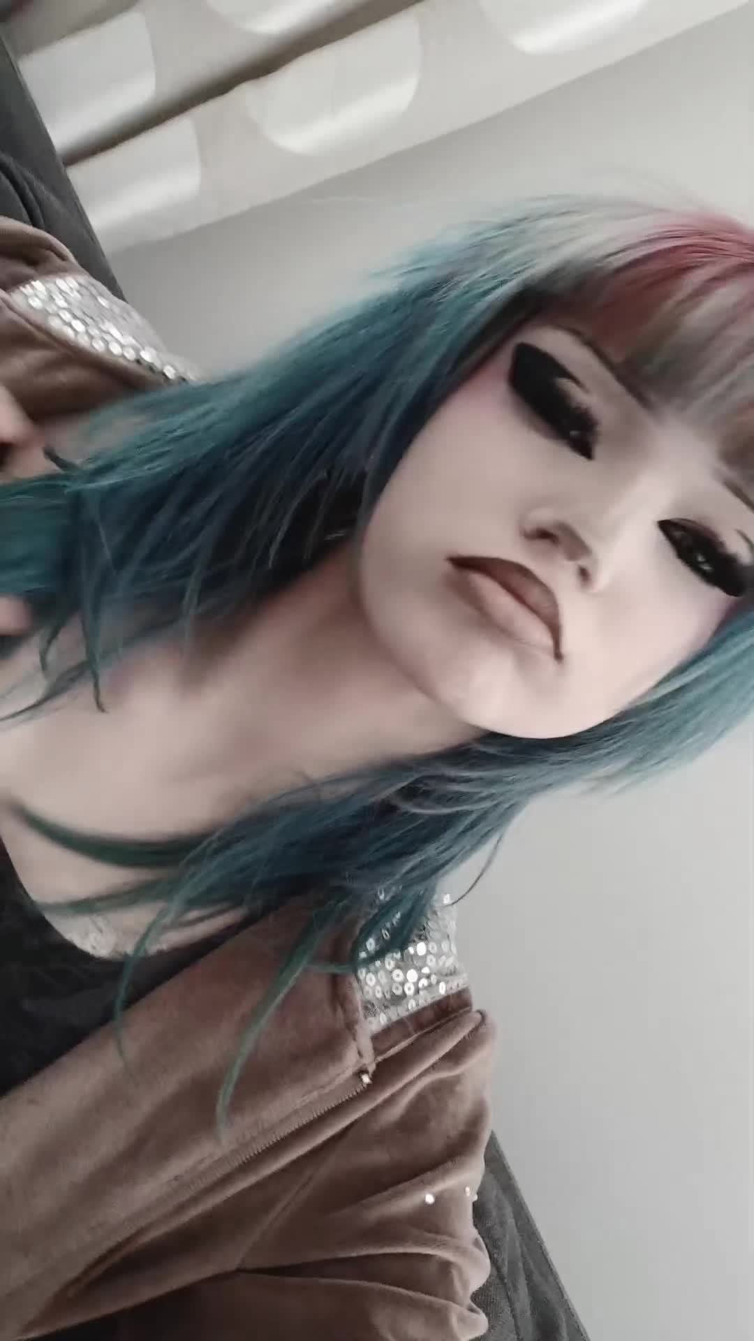 @🦇eronica