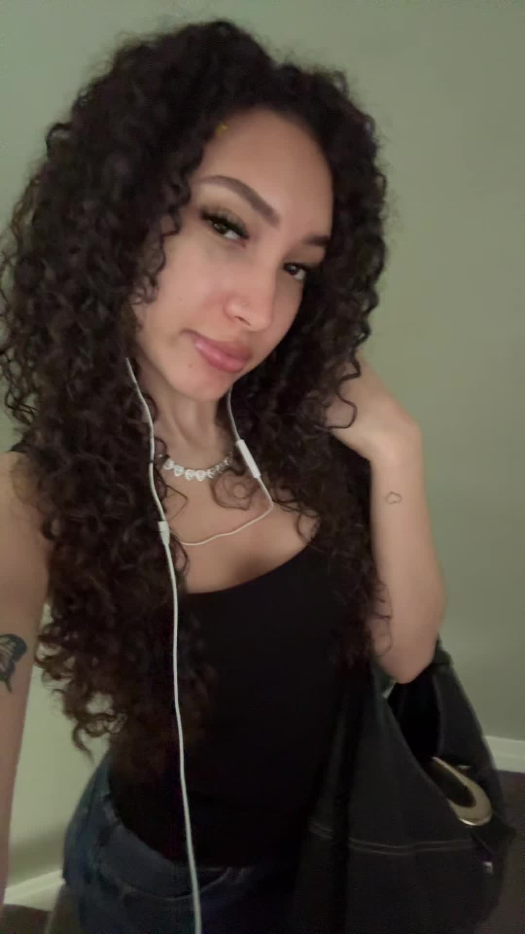 @anika<3