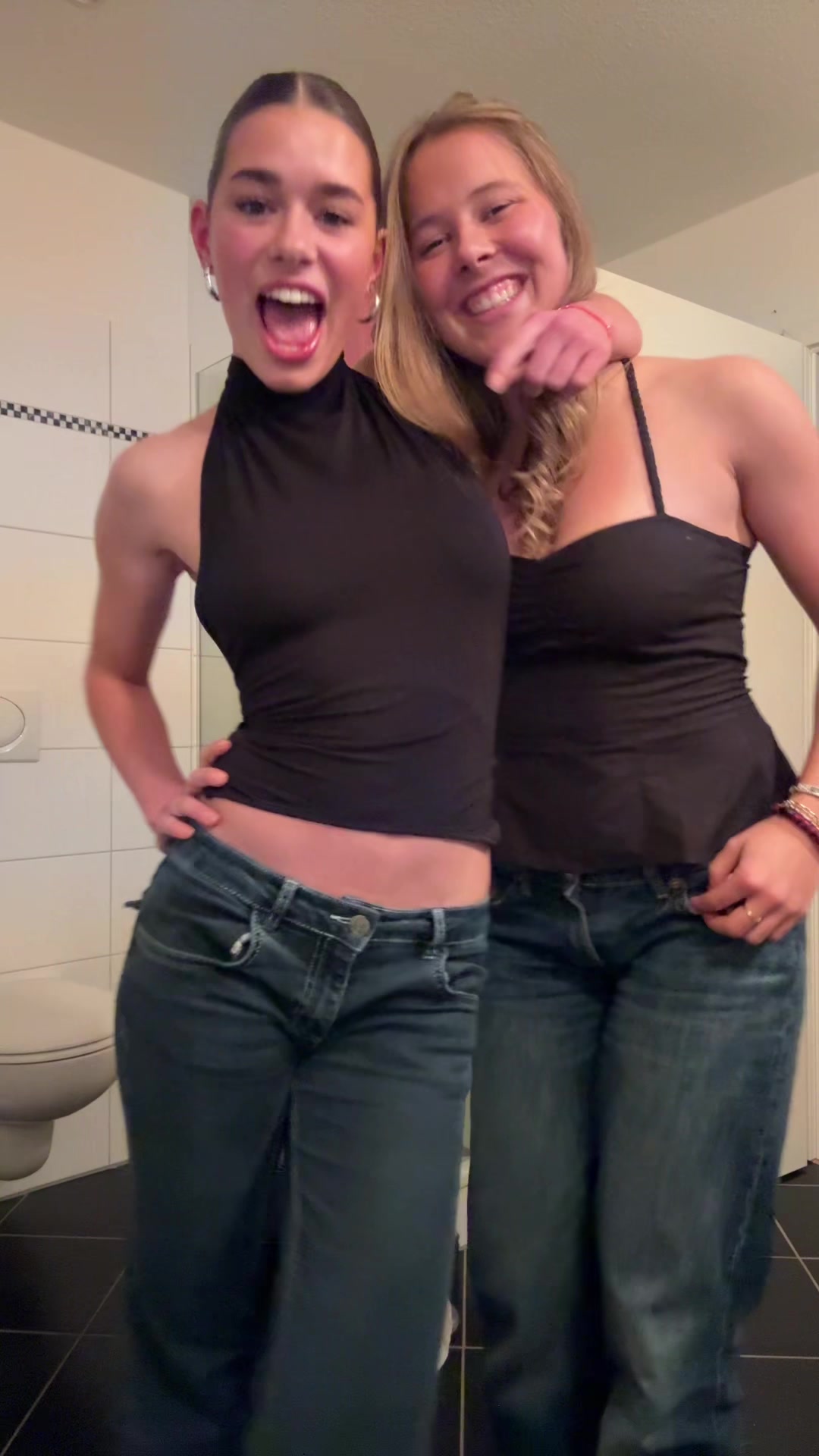 @Elisa