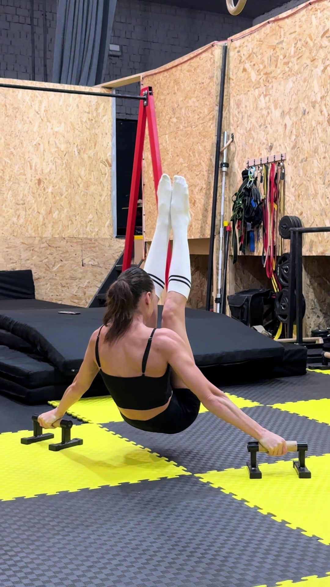 @lena.calisthenics