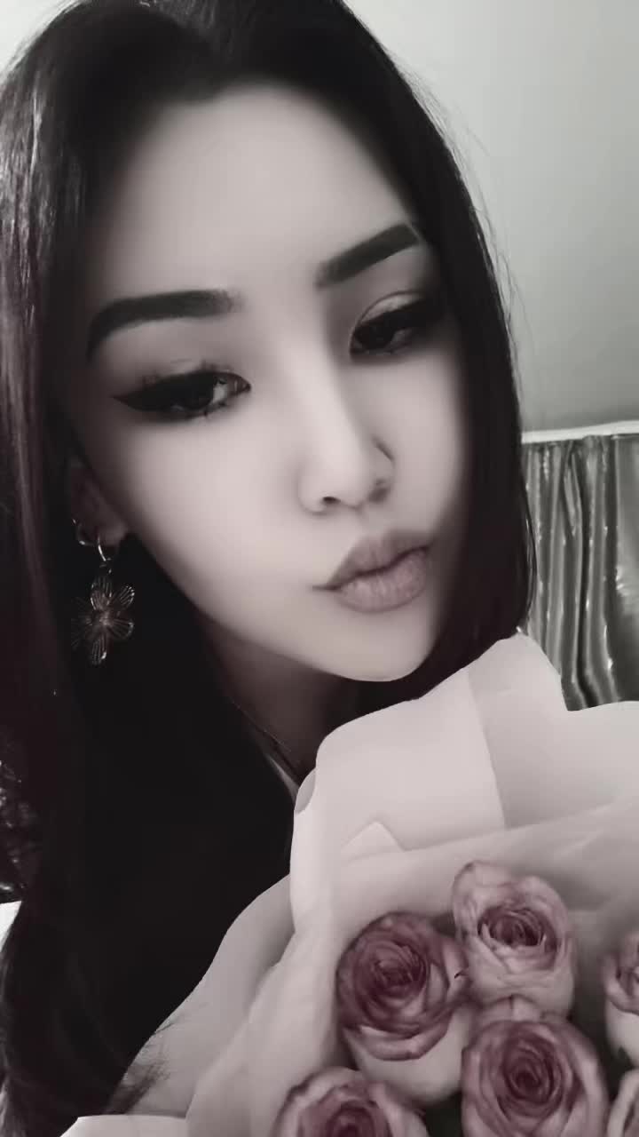 @_adel_