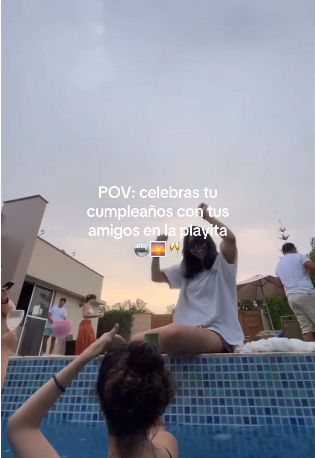 @Angie 🍸🪩