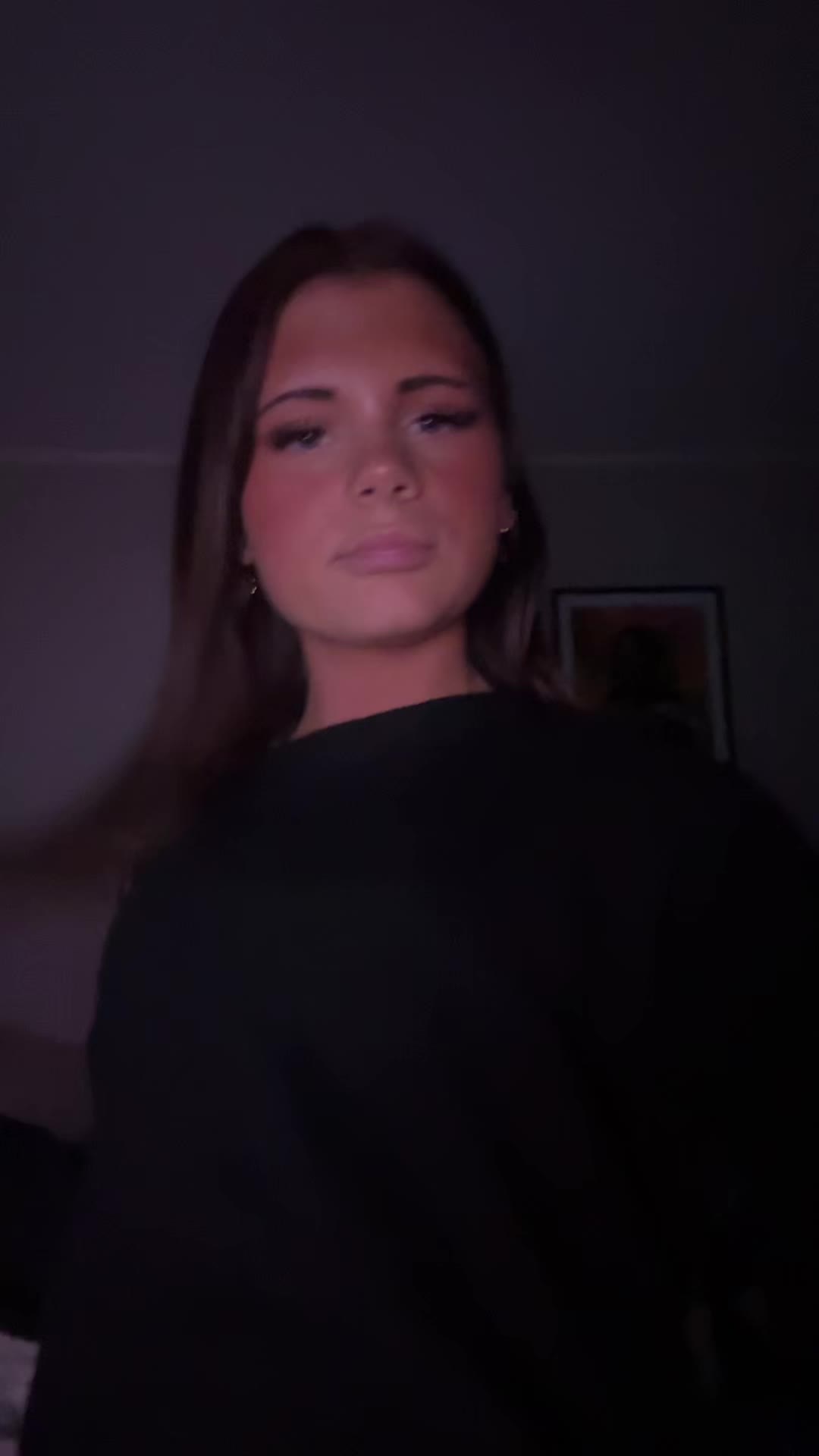 @ℰ𝓁𝓁𝒾ℯ