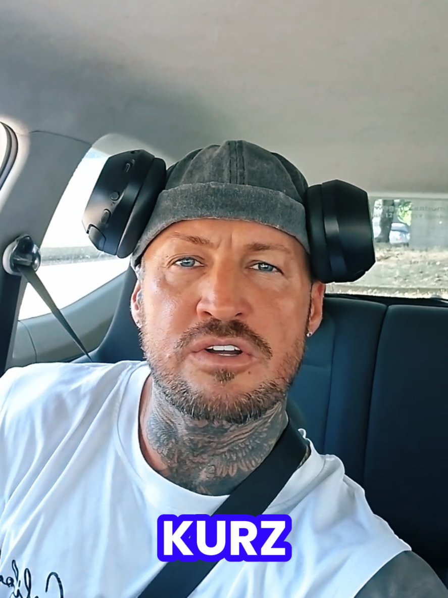 @😎