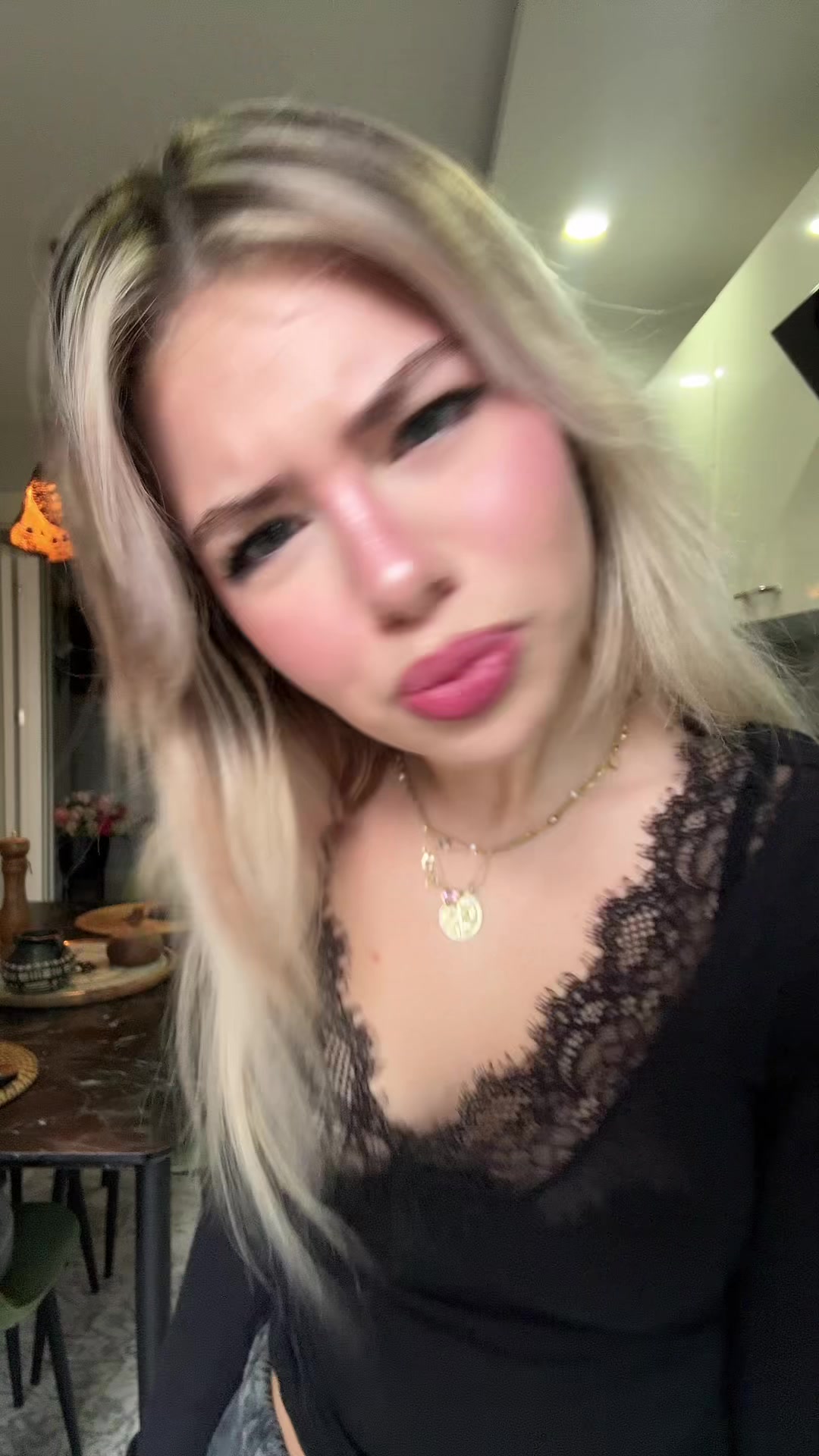 @elay