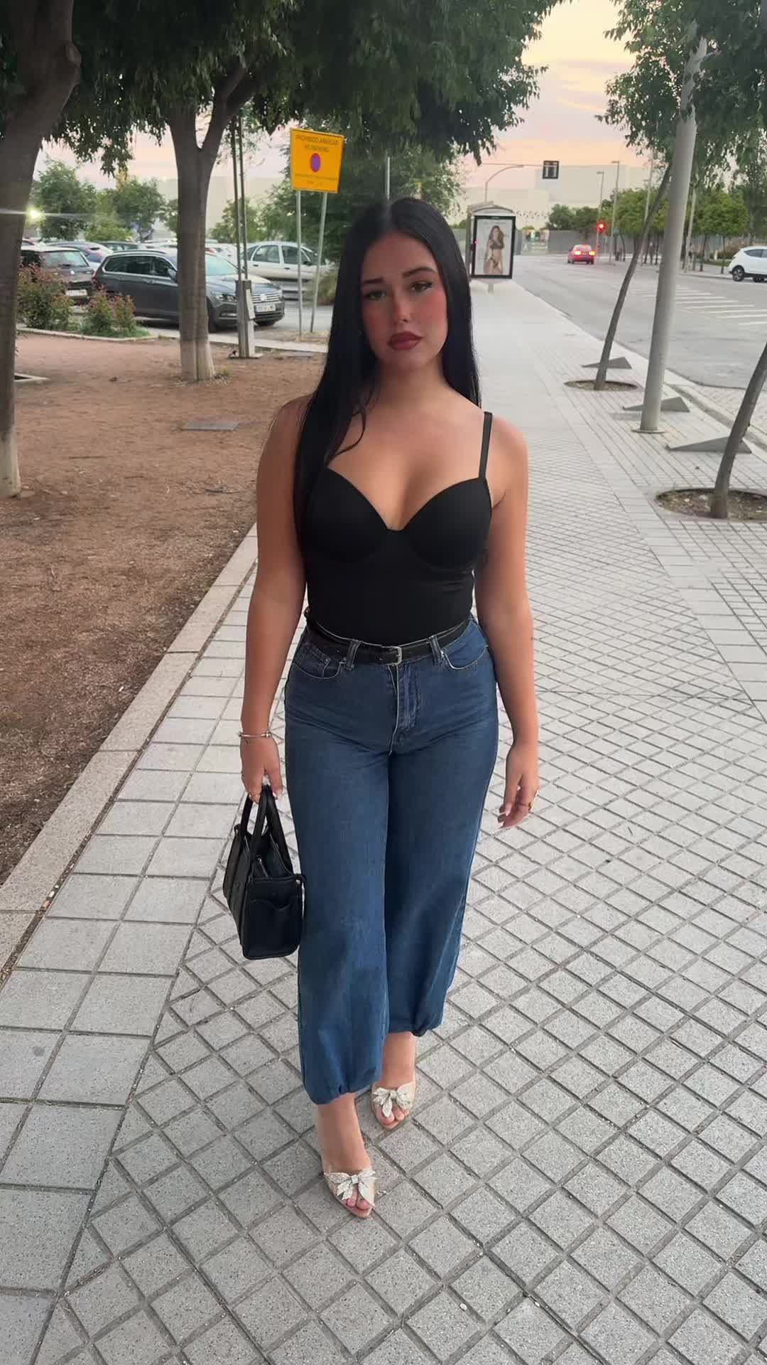 @𝑨𝒊𝒏𝒉𝒐𝒂