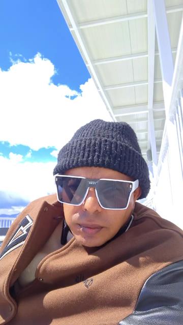 @Thushara 🇬🇷 🧡❤️ 🇱🇰