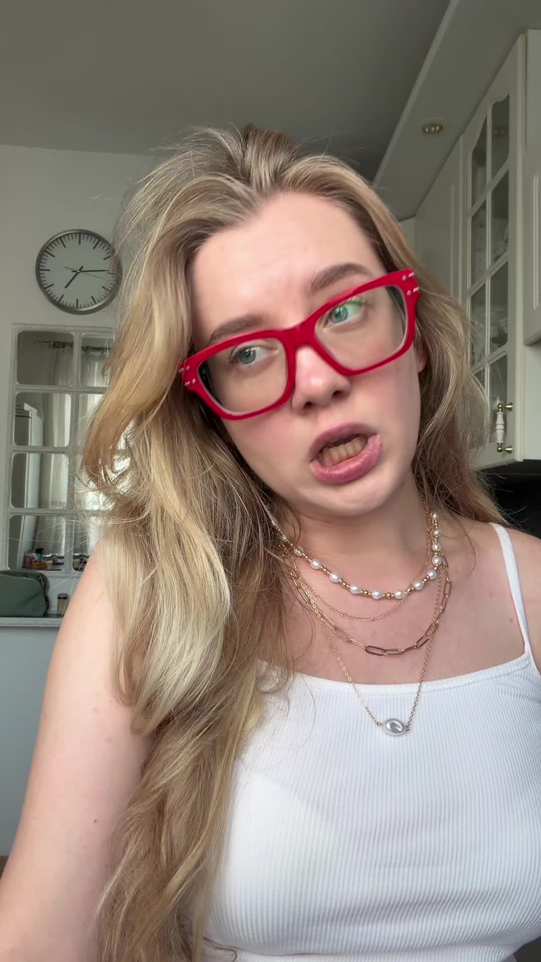@_annanel