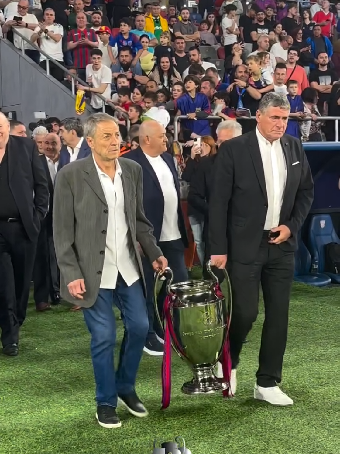 @Steaua București