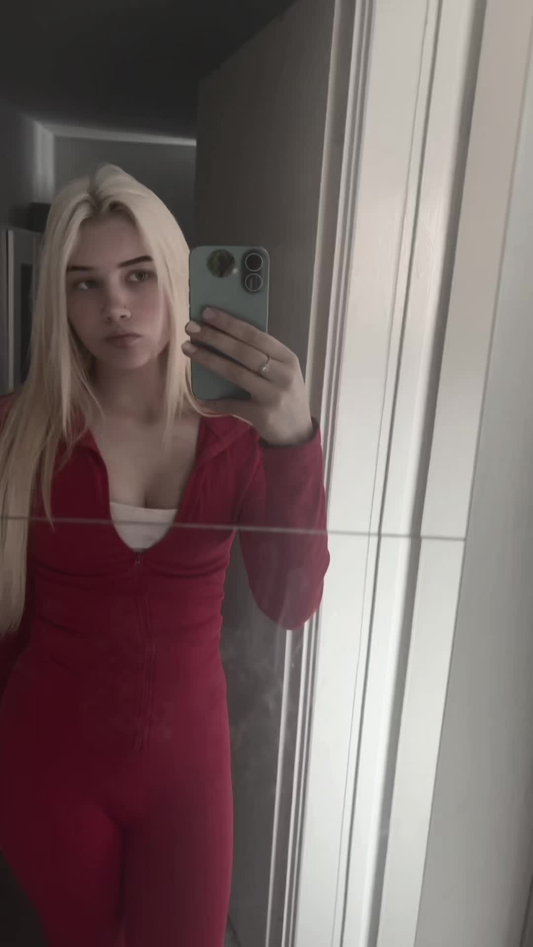@𝐓𝐀𝐘𝐋𝐎𝐑 🎀