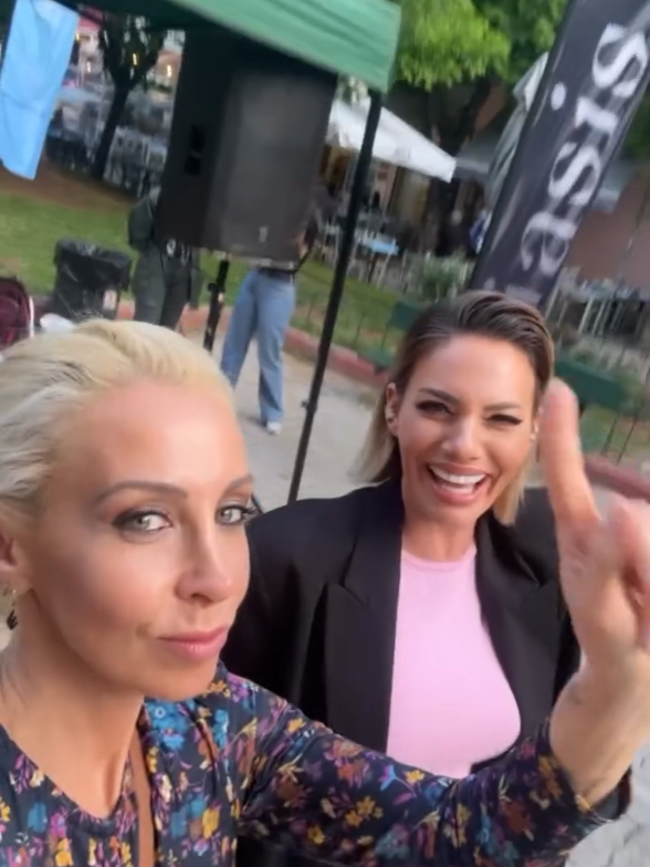 @imaleskou_fans