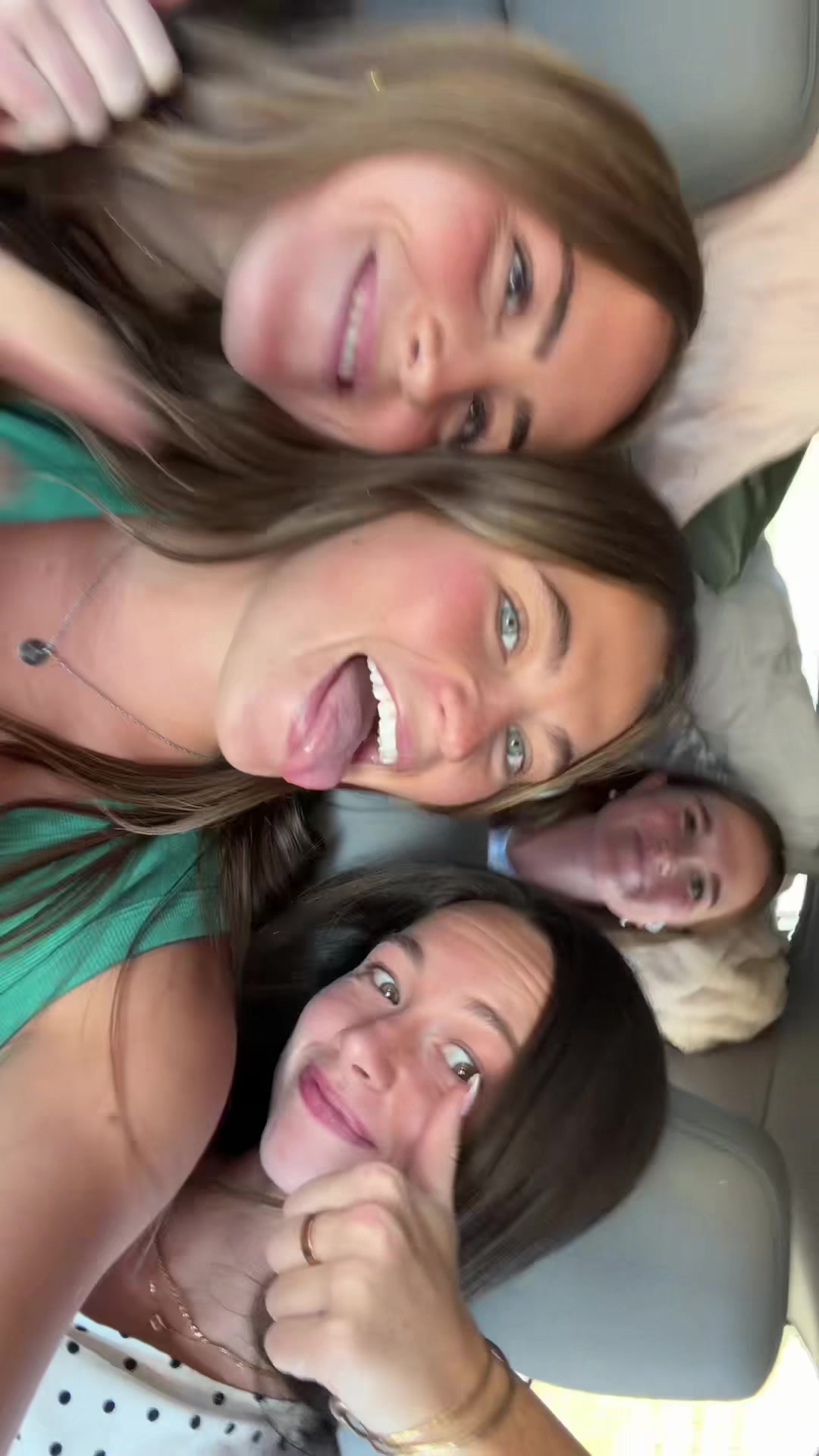 @chloesaylin