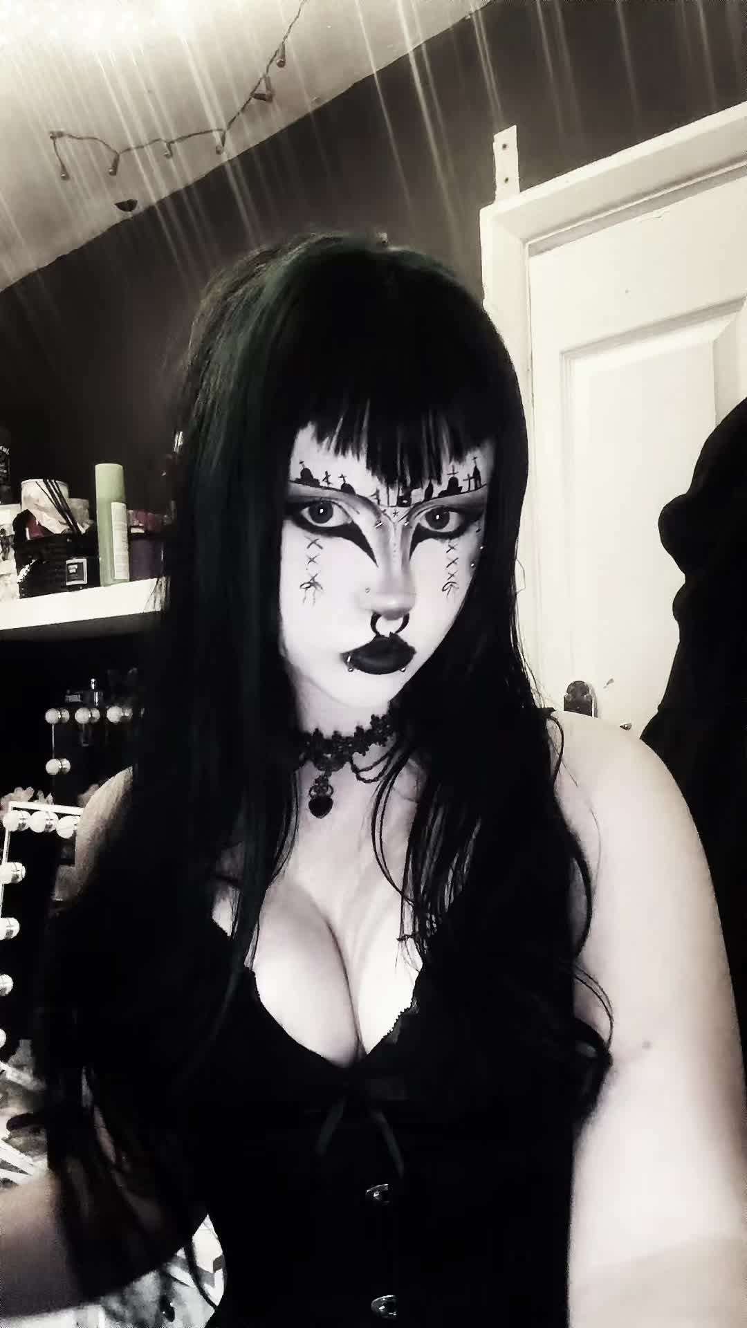 @⚔️🦇s̷ɨɇn̷n̷a̷🧛🏻♀️🐈⬛