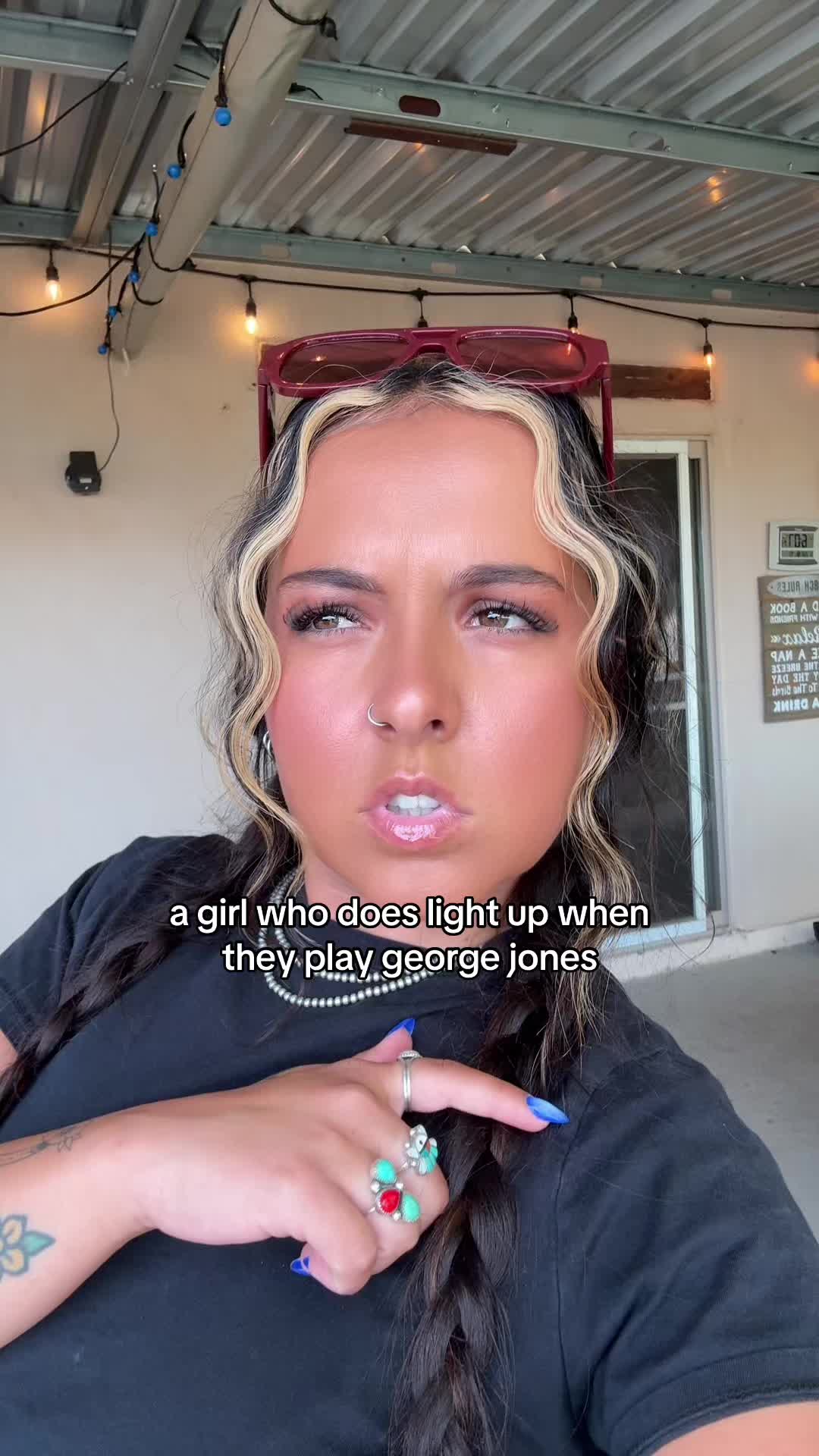 @pikivids_