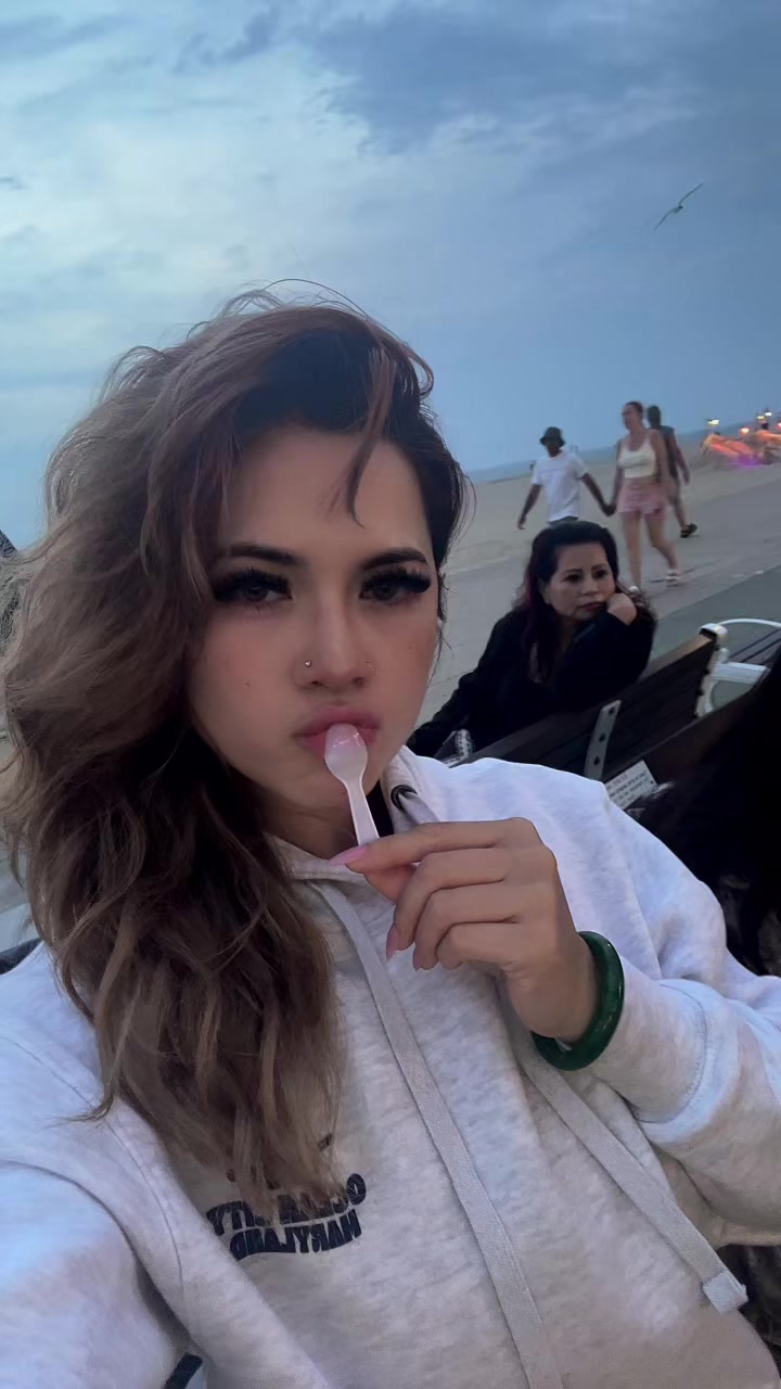 @Candy 🍭