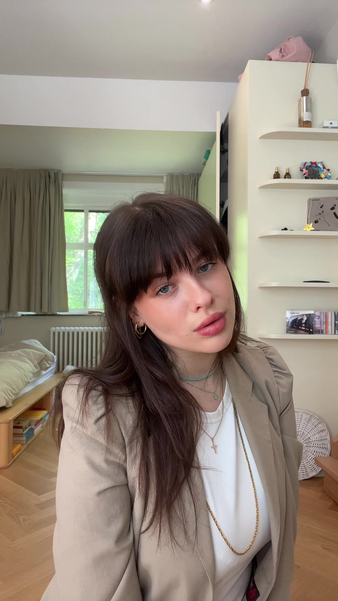 @esther