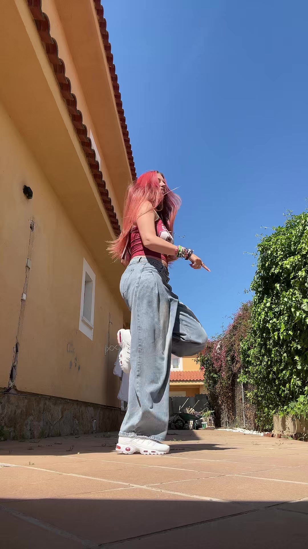 @𝔰𝔞𝔯𝔞🦋